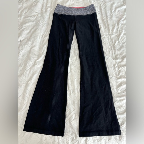 Lululemon Flare Leggings Women’s Size 4 Full Length Reversible Pink Gray - Picture 2 of 6